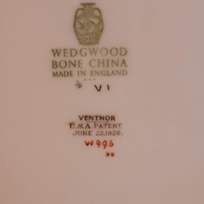 Lot 97: Vintage Wedgwood China 'Ventnor' Dish Set