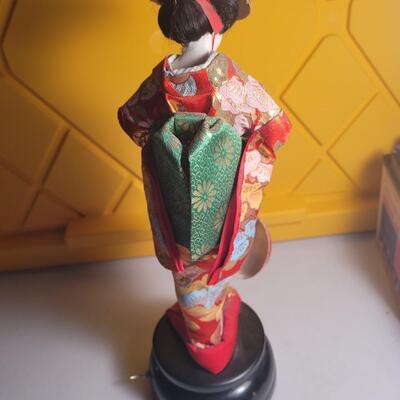 Oriental figure