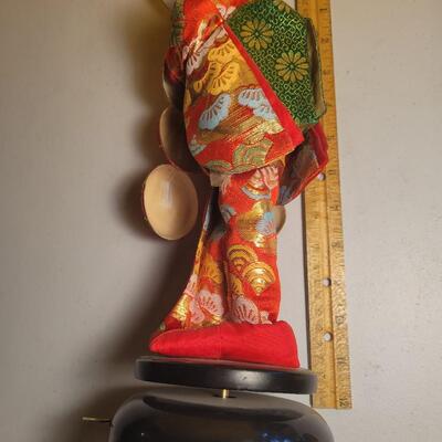 Oriental figure