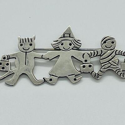 Lot 123: 925 Mexico Sombrero Pendant/Charm & 925 Mexico Halloween Trick-or-Treaters Pendant/Brooch