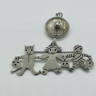 Lot 123: 925 Mexico Sombrero Pendant/Charm & 925 Mexico Halloween Trick-or-Treaters Pendant/Brooch