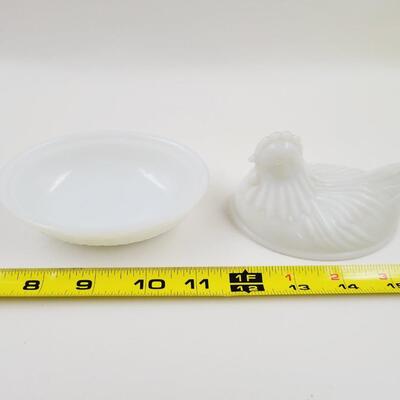 VINTAGE NESTING CHICKEN BUNDLE - WESTMORLAND LITTLE RED CHICKEN