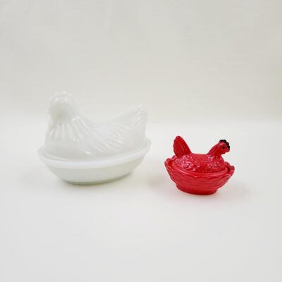 VINTAGE NESTING CHICKEN BUNDLE - WESTMORLAND LITTLE RED CHICKEN