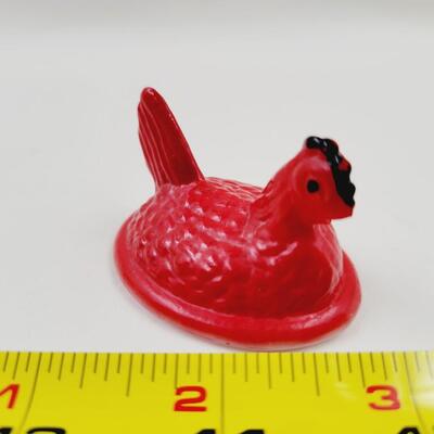 VINTAGE NESTING CHICKEN BUNDLE - WESTMORLAND LITTLE RED CHICKEN