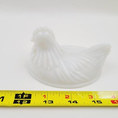 VINTAGE NESTING CHICKEN BUNDLE - WESTMORLAND LITTLE RED CHICKEN