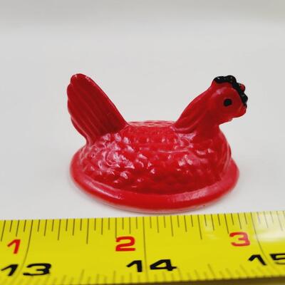 VINTAGE NESTING CHICKEN BUNDLE - WESTMORLAND LITTLE RED CHICKEN