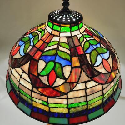 BEAUTIFUL "TIFFANY STYLE" ELECTRIC LAMP
