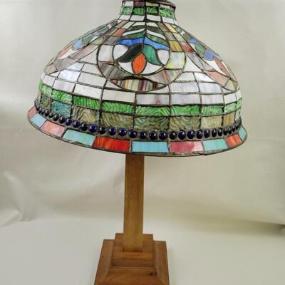 BEAUTIFUL "TIFFANY STYLE" ELECTRIC LAMP