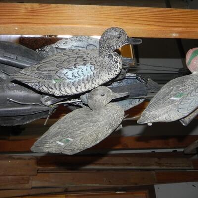 LOT 198  EARLY SEASON DECOYS