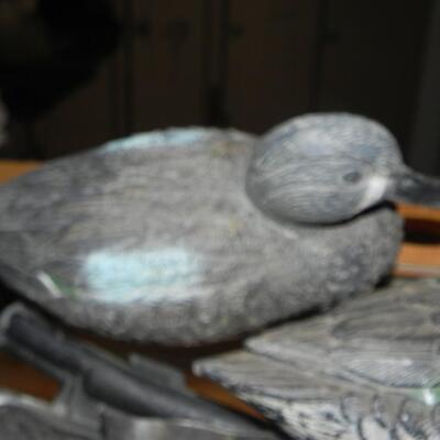 LOT 198  EARLY SEASON DECOYS