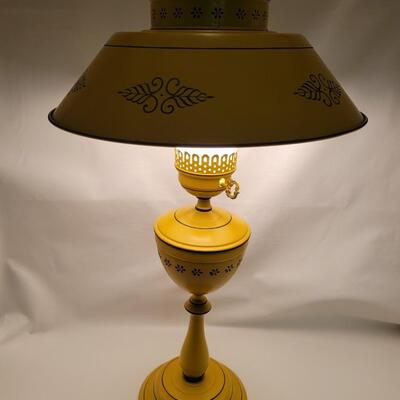 VINTAGE YELLOW W/ BLACK TOLEWARE TABLE LAMP - METAL BODY & SHADE