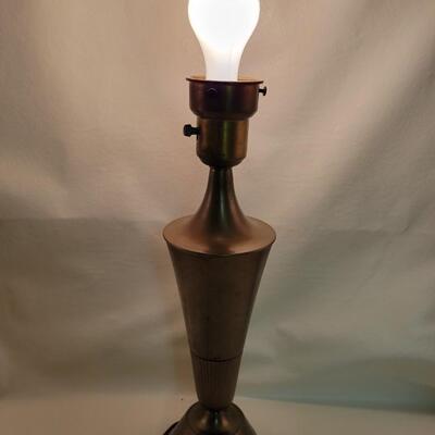 VINTAGE MID-CENTURY HAMMERED BRASS LAMP