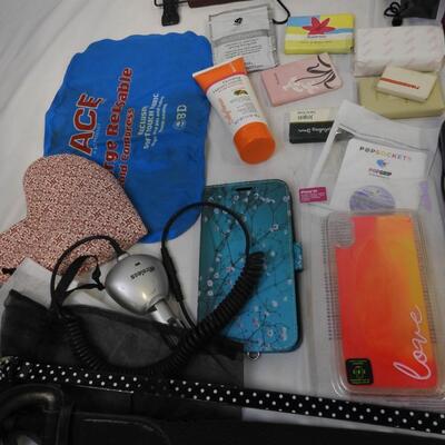 20+ pc Personal Care & Accessories: Hangers, purses, phone covers, mirror, belts