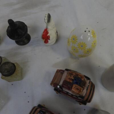 17 pc : Various Salt and Pepper Shakers, 3 sets, 7 misc, & 4 Blue Fish Decor