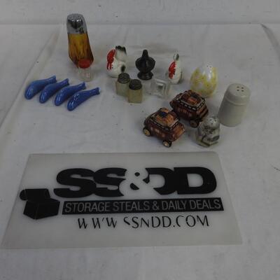 17 pc : Various Salt and Pepper Shakers, 3 sets, 7 misc, & 4 Blue Fish Decor