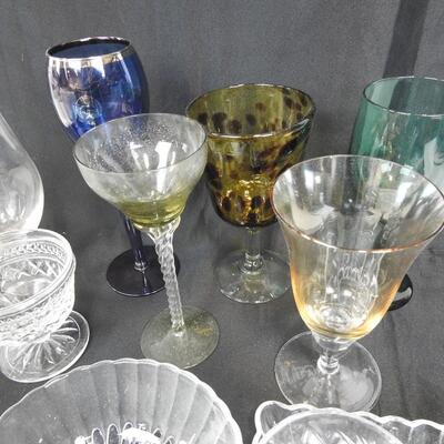 9 Wine Glasses with Blue, Yellow and Green Colors, Decorative Plates, Spoons