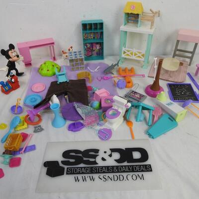 Small Doll Toys: Mickey Mouse, Closet, Doll Furniture, Accessories
