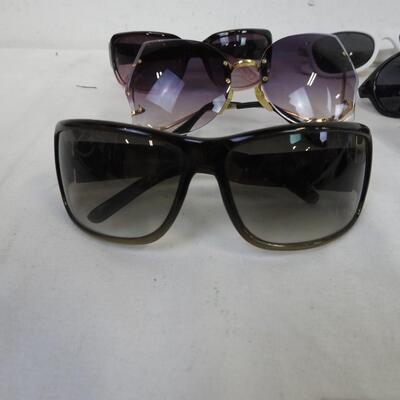 9 Pairs of Sunglasses, 1 Case with Reading Glasses, Different Styles and Colors