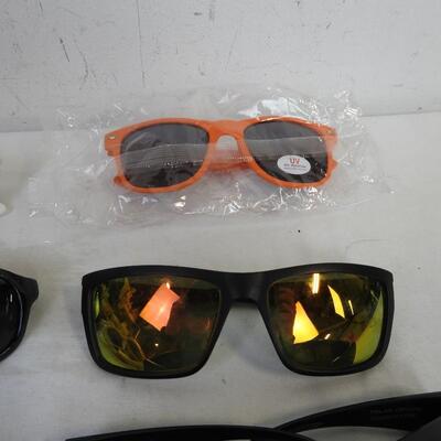 9 Pairs of Sunglasses, 1 Case with Reading Glasses, Different Styles and Colors