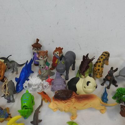 60 Action Figures: Characters, Animals, Dinosaurs