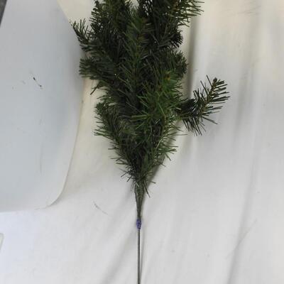 Christmas Tree: In Parts, With Stand, Part Count Not Verified