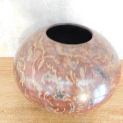 Swirl Finish Design Ceramic Tabletop Vase