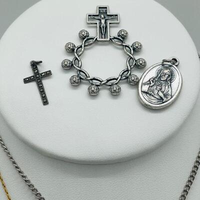 Lot 131: Religious lot