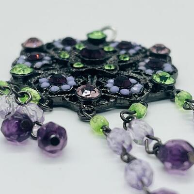 Lot 132: Beaded Pendant, Bracelet & Pins