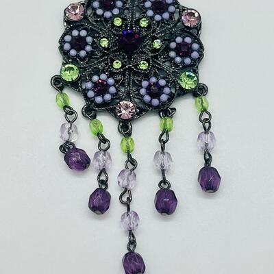 Lot 132: Beaded Pendant, Bracelet & Pins