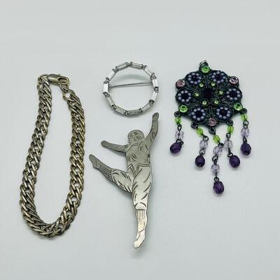Lot 132: Beaded Pendant, Bracelet & Pins