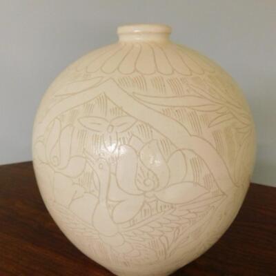 Hand Etched Pottery Chinoiserie Vase Chop Mark on Bottom