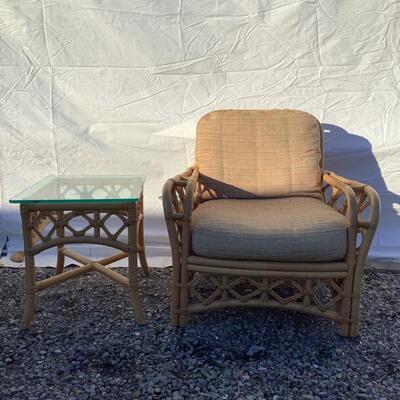 O673 Vintage Ficks Reed Rattan Chair with Glass top Table