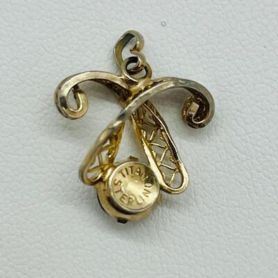 Lot 137: Titan Vermeil Sterling & Black Onyx Pendant