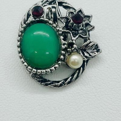 Lot 138: Jade, Pearl & Garnet in 925 Pendant