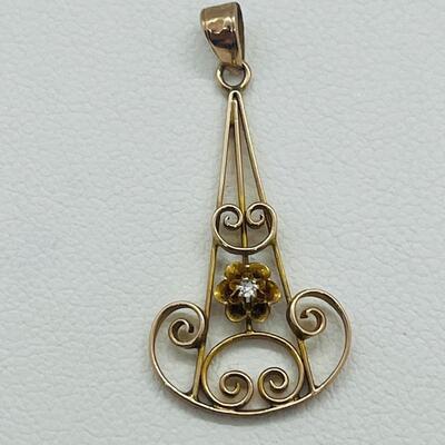Lot 169: Vintage 10k Yellow Gold with Diamond Chip Center