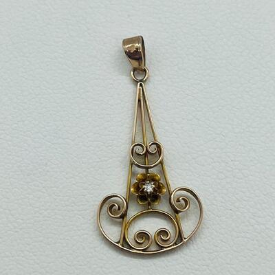 Lot 169: Vintage 10k Yellow Gold with Diamond Chip Center
