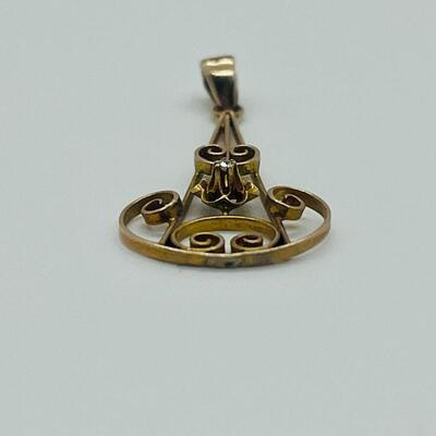 Lot 169: Vintage 10k Yellow Gold with Diamond Chip Center
