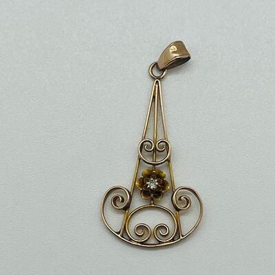 Lot 169: Vintage 10k Yellow Gold with Diamond Chip Center