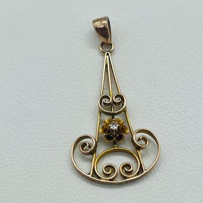 Lot 169: Vintage 10k Yellow Gold with Diamond Chip Center