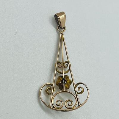 Lot 169: Vintage 10k Yellow Gold with Diamond Chip Center