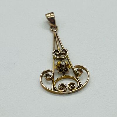 Lot 169: Vintage 10k Yellow Gold with Diamond Chip Center