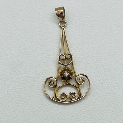 Lot 169: Vintage 10k Yellow Gold with Diamond Chip Center
