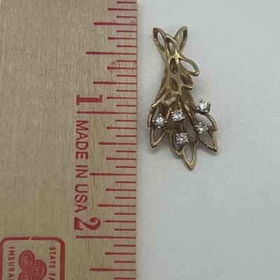 Lot 171: Vintage 14k Yellow Gold Bouquet of Diamonds