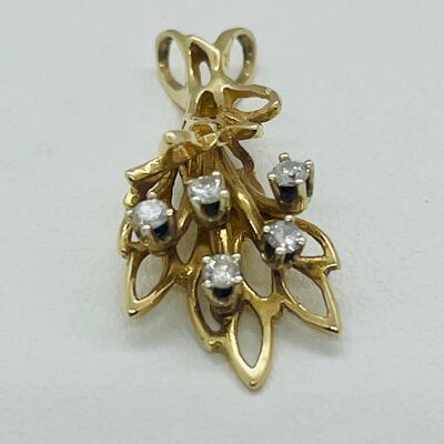 Lot 171: Vintage 14k Yellow Gold Bouquet of Diamonds