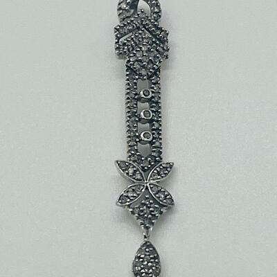 Lot 172: Vintage 10k White Gold & Diamonds Bar Pendant