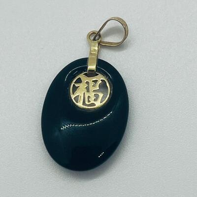 Lot 173: Vintage 14k 585 JJT Black Jade Good Luck Pendant