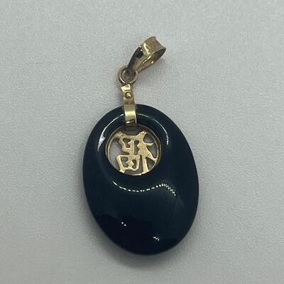 Lot 173: Vintage 14k 585 JJT Black Jade Good Luck Pendant
