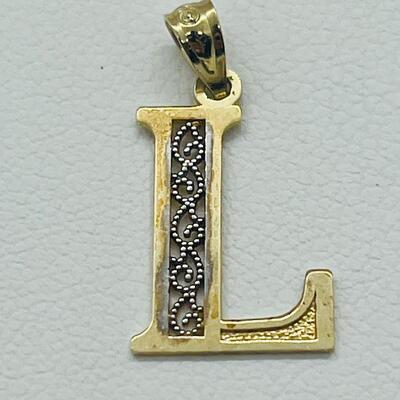 Lot 179: 10k Two-Tone Gold Letter "L" pendant