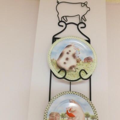 Nice Animated Pig Collector Plates with Wrought Metal Plate Holder