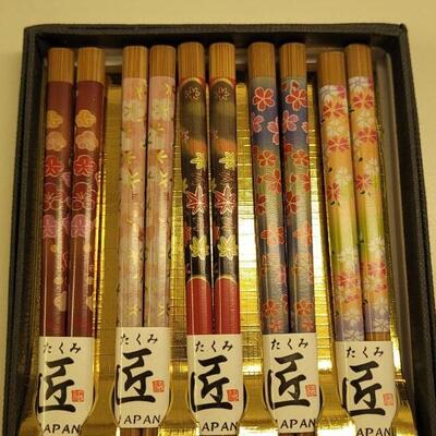 Lot 101: Vintage Wood Japanese Chopsticks